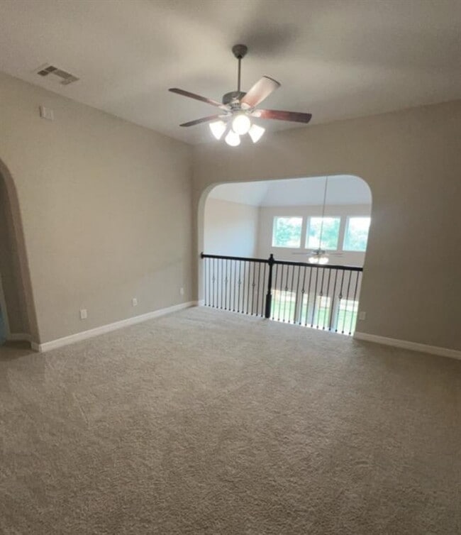 Building Photo - 14615 Birchwood Falls Trail