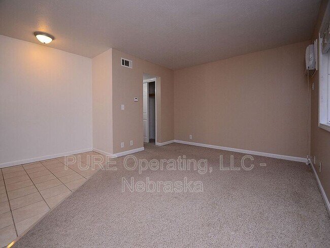 Building Photo - 612 N 46th St