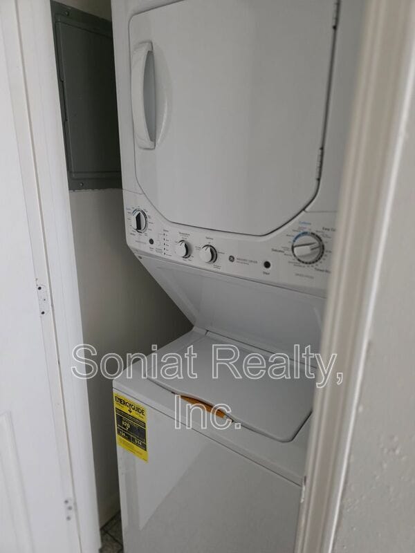 Building Photo - 4615 Iberville St