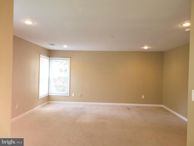 Building Photo - 1108 Swan Creek Rd