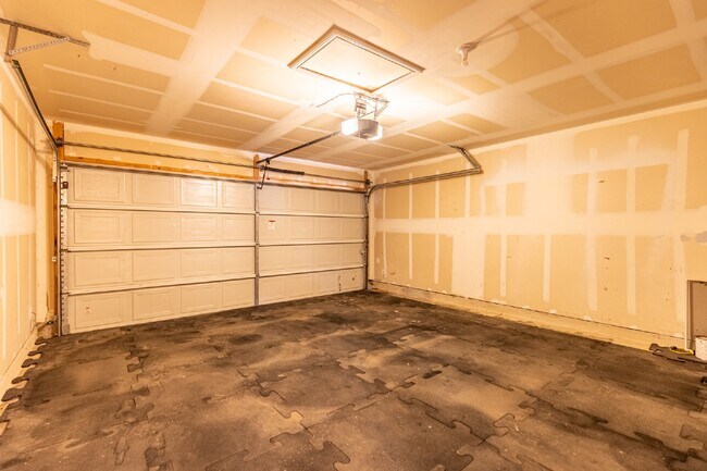 Building Photo - 1744 Emerald Edge