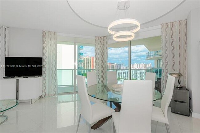 Building Photo - 200 Sunny Isles Blvd