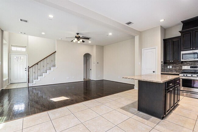 Building Photo - 12147 San Luca St