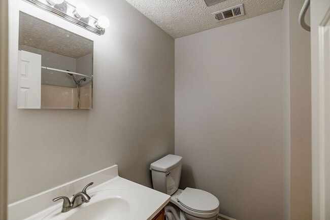 Building Photo - 147 VFW Dr