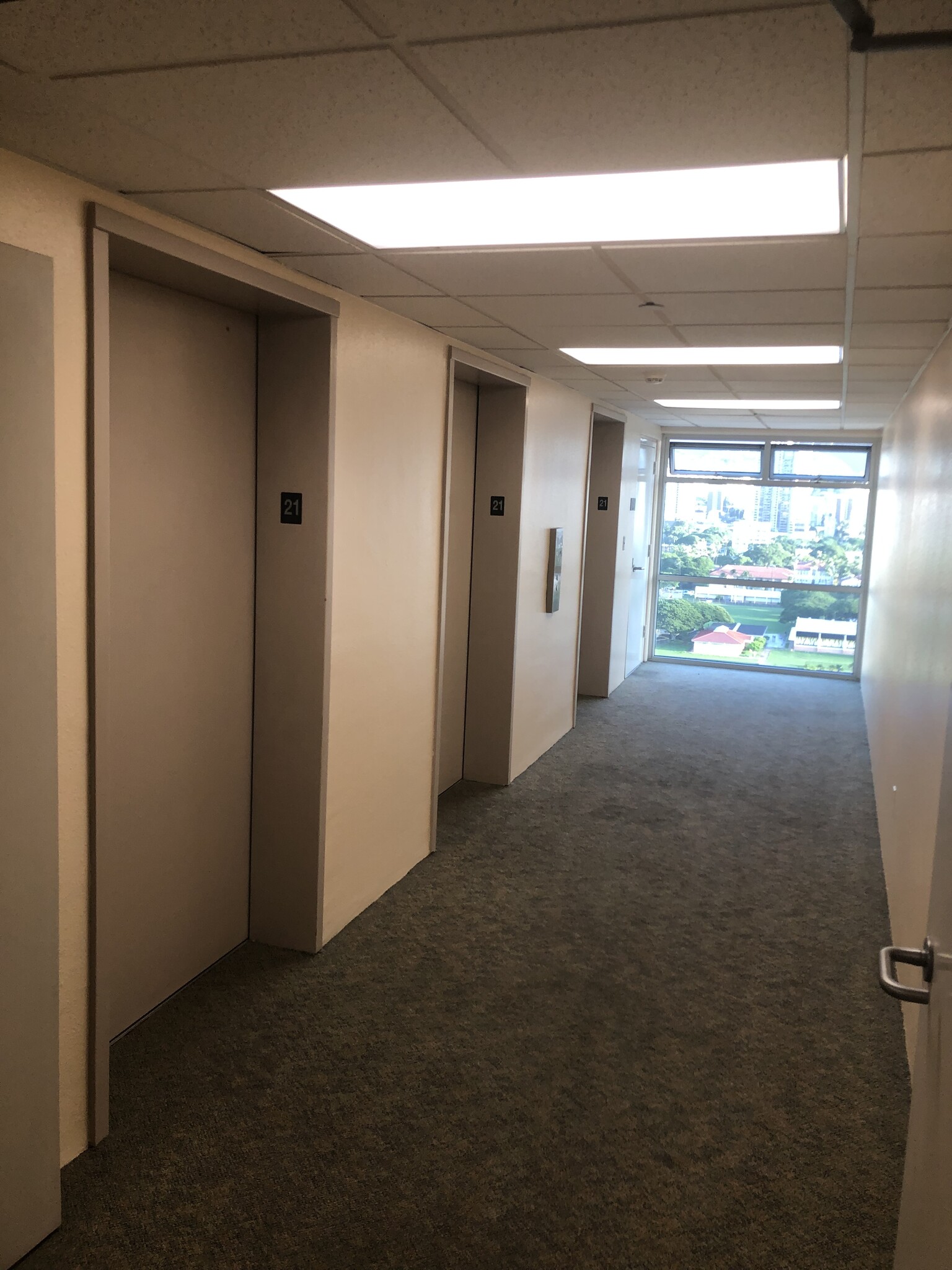 21st Floor elevator - 1133 Waimanu St