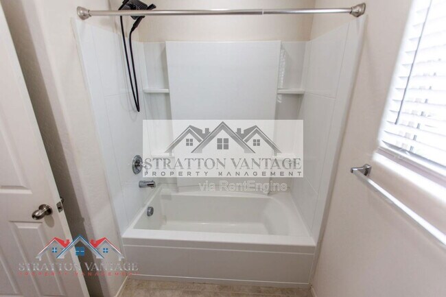 Building Photo - 43620 W Mescal Dr