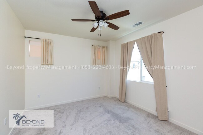 Building Photo - OTAY MESA !!!TRI LEVEL PERFECTION 2 BED/2....