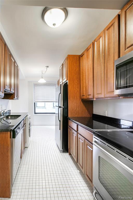 Building Photo - 15 E Kirby St