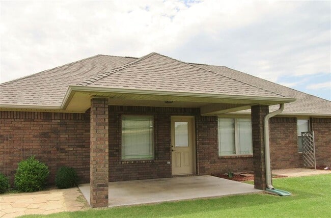 Building Photo - 1203 Brandi Dr