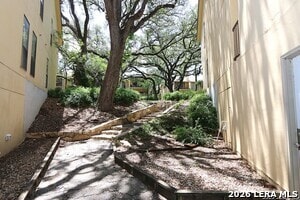 Building Photo - 8642 Fredericksburg Rd