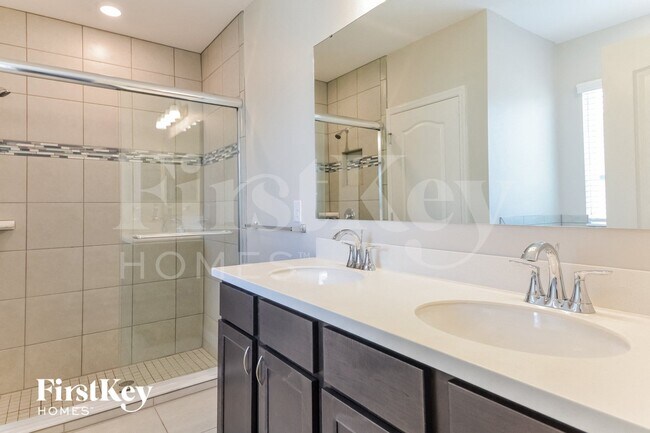 Building Photo - 4526 Birdsong Dr