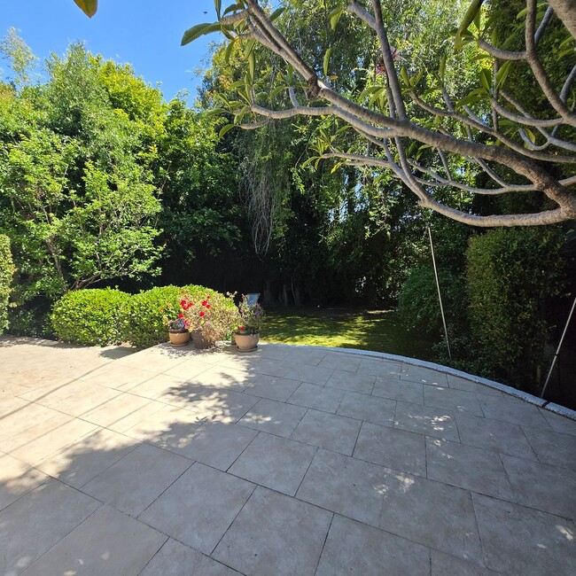 Building Photo - “Spacious West LA 3-Bedroom Home with Private Backyard & Modern Upgrades