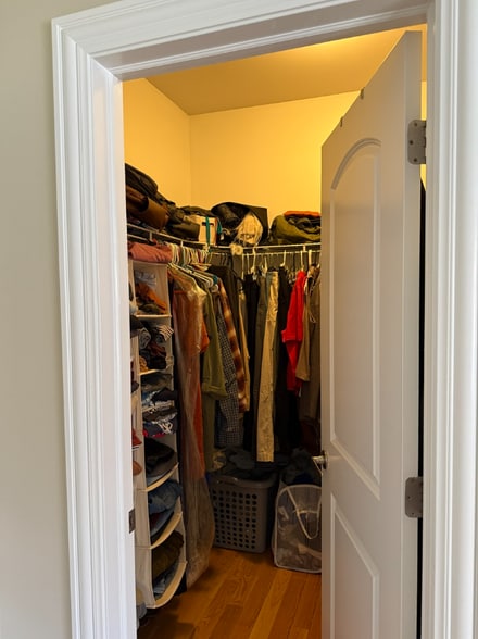 Building Photo - 1215 W Sunnyside Ave