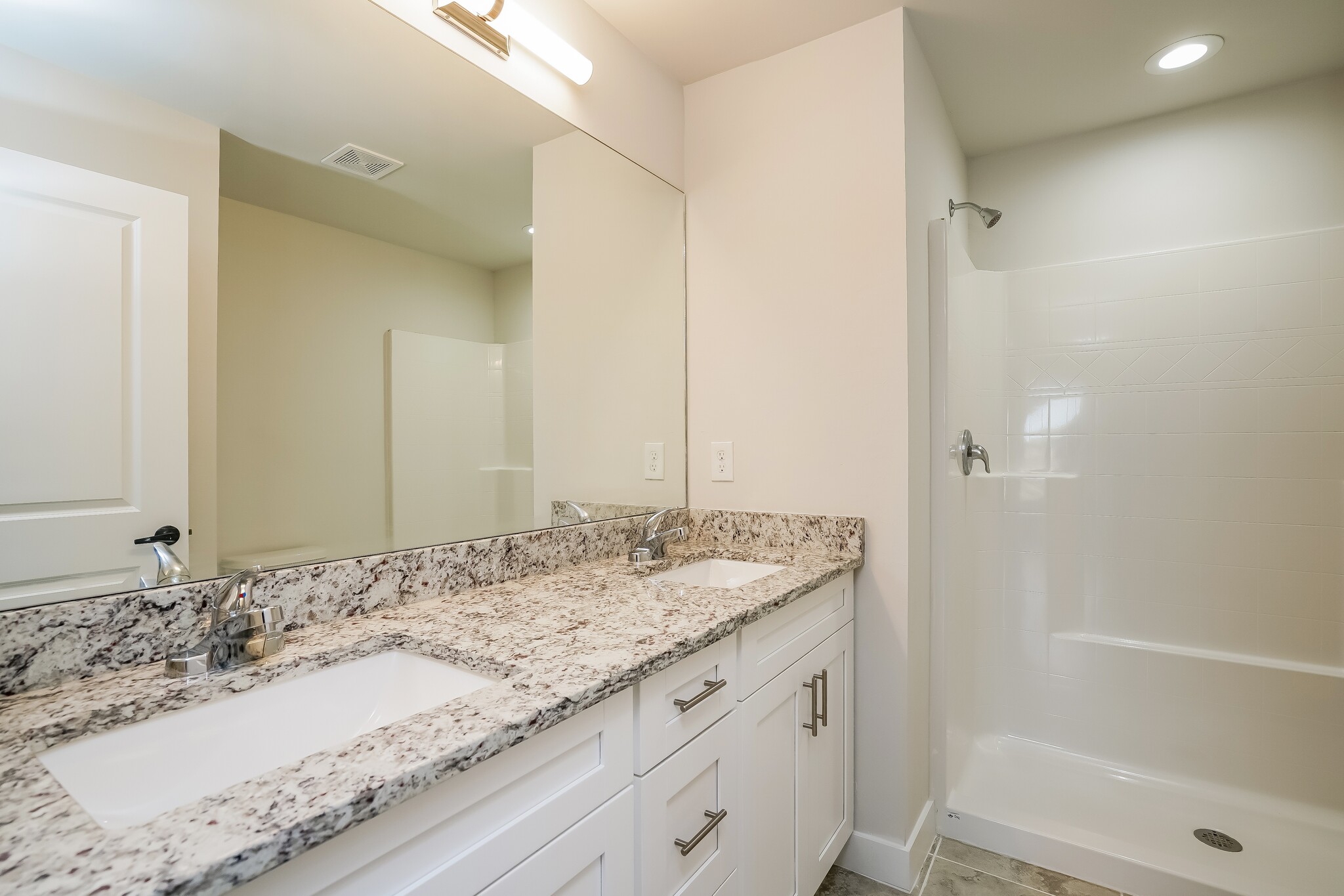 Building Photo - 1077 Capri Cir