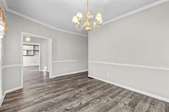 Building Photo - Three Bedroom Rental directly next to Arnall Middle School