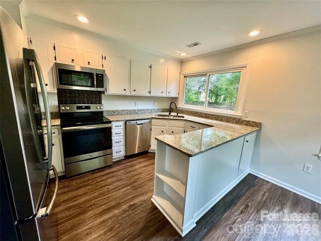 Building Photo - 2423 Emstead Ct