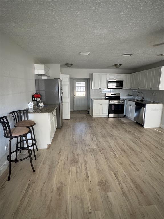 Building Photo - 2336 Nansen Ave