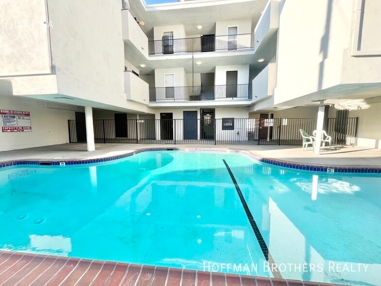 Building Photo - 5226 Lexington Ave