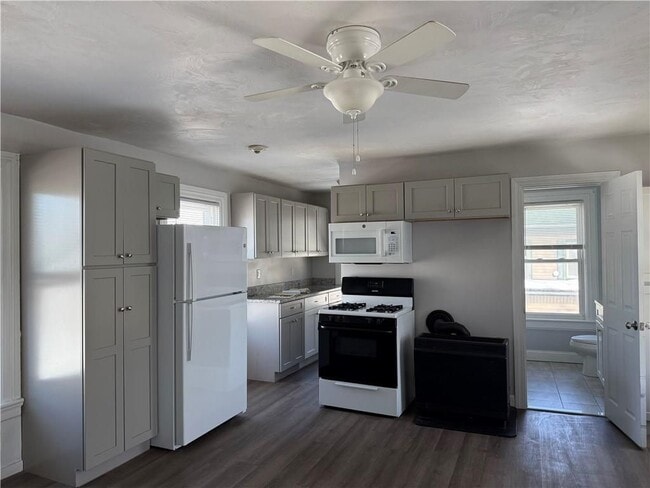 Building Photo - 251 High St