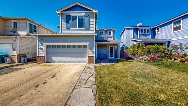 Primary Photo - Bright two story 3 Bedroom 2.5 Bathroom Ho...