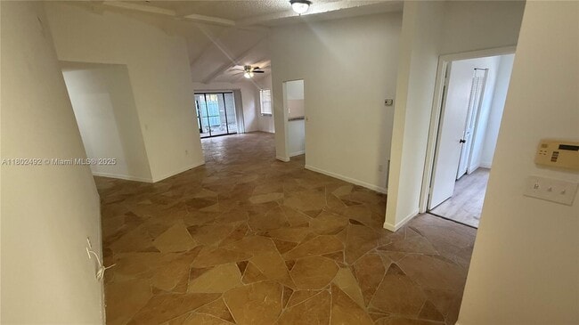 Building Photo - 10583 La Placida Dr