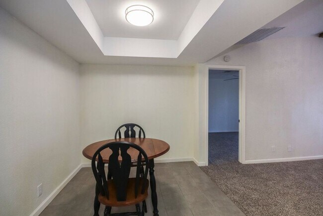 Building Photo - 2 Bed / 1 Bath Condo South Tulsa