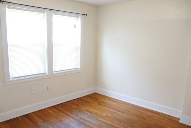 Building Photo - 40 Baker Ave