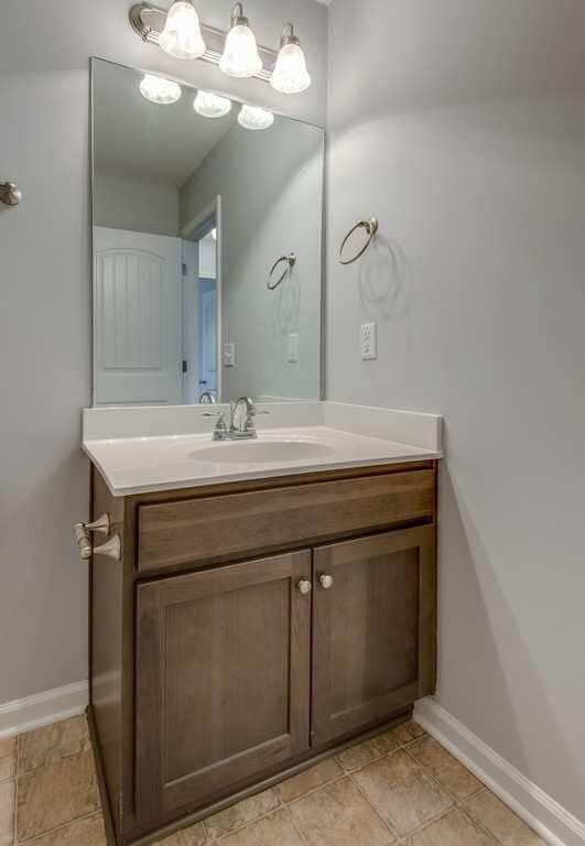 Building Photo - 4BR Home in Fairview – Modern Living on an...