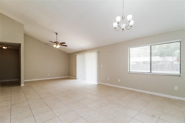 Building Photo - 900 Brennam Pl
