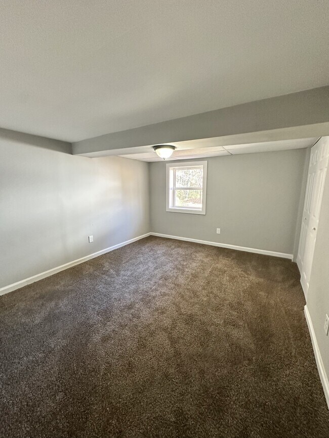 Building Photo - 1825 5th Way NW