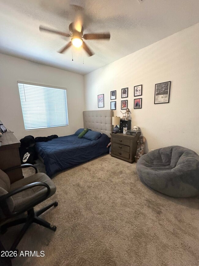 Building Photo - 9221 W Glenrosa Ave