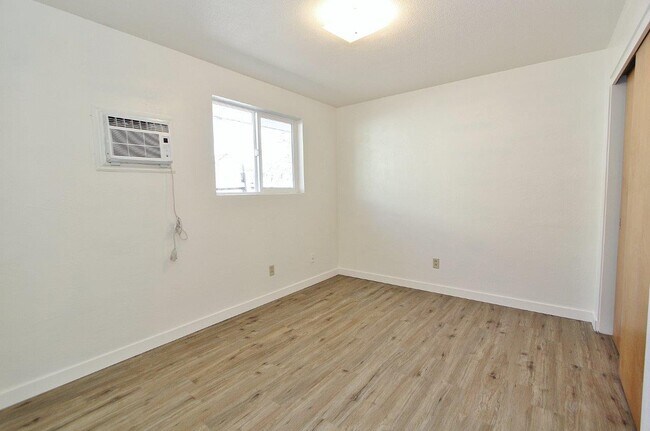 Building Photo - 1407 Ellis Ave