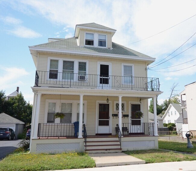 Primary Photo - 69 Read St