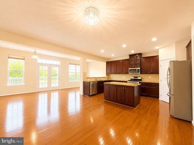 Building Photo - 22605 Winding Woods Way