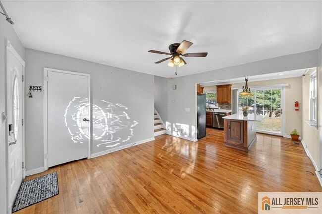 Building Photo - 6 Dundar Rd