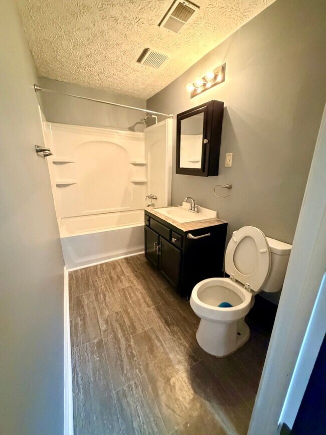 Building Photo - 268 E Loudon Ave