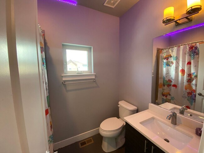 Building Photo - Gorgeous 4B/3.5B North Boulder - Available...