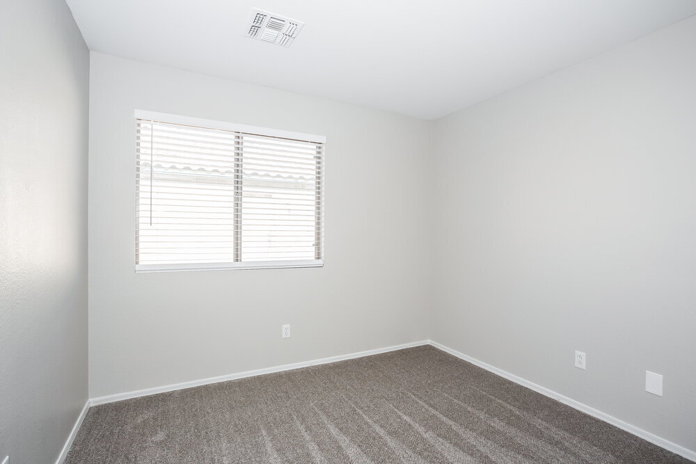 Building Photo - 9246 N 86th Ave