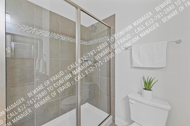 Building Photo - 2606 San Jacinto Dr