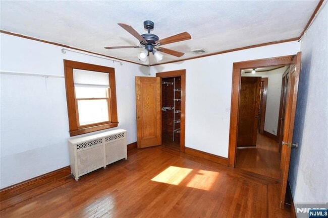 Building Photo - 328 Demott Ave