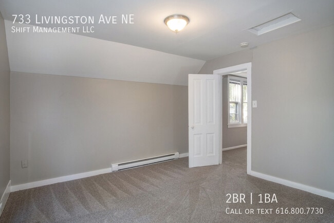 Building Photo - 733 Livingston Ave NE