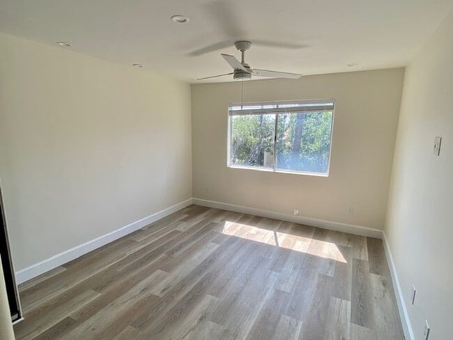 Building Photo - Newly Renovated Two Bed, Two bath La Costa...