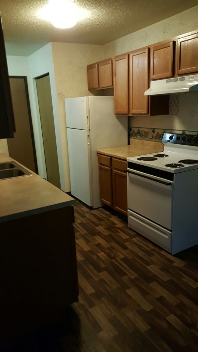 Rosewood Apartments 109115 Brown Ave Lisbon ND 58054 Apartment Finder