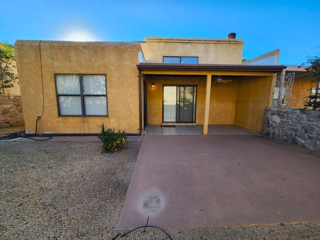 Building Photo - 2050 Pinecone Way