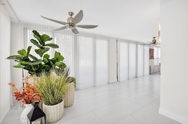 Building Photo - 7233 Promenade Dr