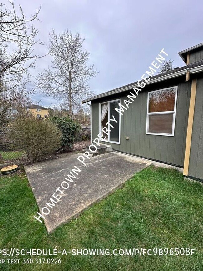 Building Photo - 2406 Pleasanton Ct SE