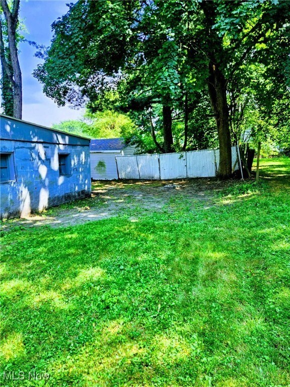 Building Photo - 496 Rothrock Ave