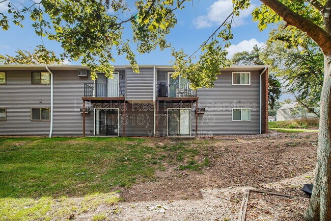 Building Photo - 1015 36th St SW