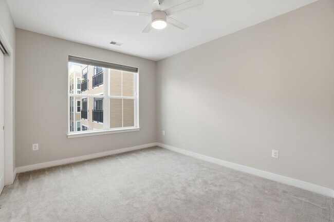 Building Photo - 989 S Buchanan St