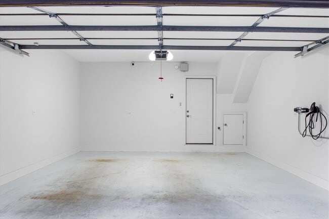 Building Photo - 2340 W Adams St